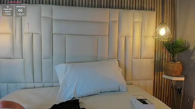 Snapshot of VenuzSofia chatting on January 15, 2026, 10:46 pm VenuzSofia online show from January 15, 2026, 10:46 pm