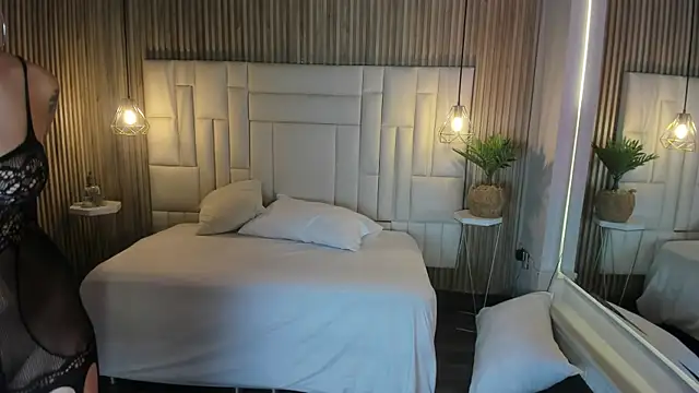 Snapshot of VenuzSofia chatting on December 1, 2025, 10:43 pm VenuzSofia online show from December 1, 2025, 10:43 pm