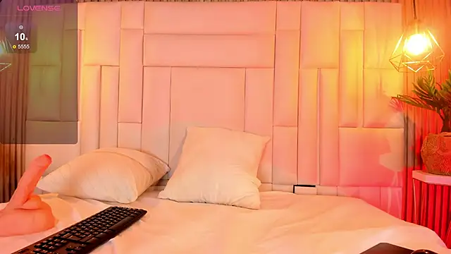 Snapshot of VenuzSofia chatting on November 20, 2025, 10:52 pm VenuzSofia online show from November 20, 2025, 10:52 pm