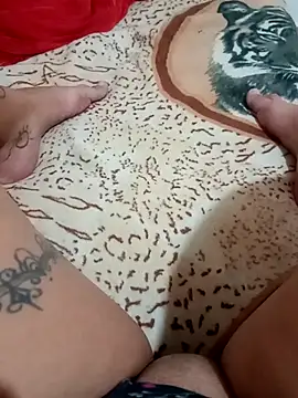 Snapshot of tutti2pbuzz chatting on November 1, 2025, 5:07 pm tutti2pbuzz online show from November 1, 2025, 5:07 pm