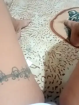 Snapshot of tutti2pbuzz chatting on November 2, 2025, 12:43 pm tutti2pbuzz online show from November 2, 2025, 12:43 pm