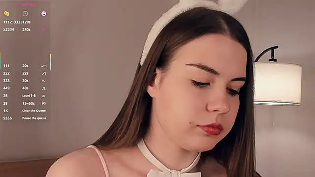 Snapshot of LoreeScialdone chatting on December 14, 2025, 8:58 pm LoreeScialdone online show from December 14, 2025, 8:58 pm