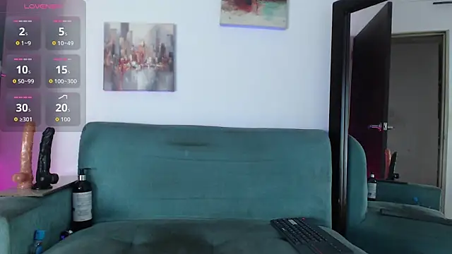 Snapshot of evelinmartinez chatting on May 14, 2026, 7:44 pm evelinmartinez online show from May 14, 2026, 7:44 pm