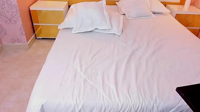 Snapshot of sara_sleeper chatting on October 29, 2025, 2:16 pm sara sleeper online show from October 29, 2025, 2:16 pm