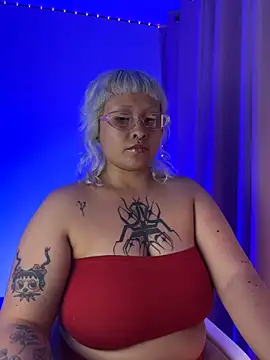 pinkbaddie777 online show from January 6, 2026, 3:32 am