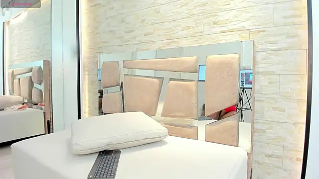 sheinny brown online show from November 26, 2025, 7:03 pm