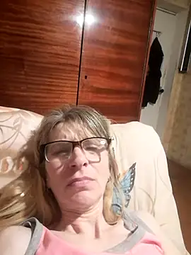 Snapshot of Georgette466 chatting on February 15, 2026, 8:41 pm Georgette466 online show from February 15, 2026, 8:41 pm