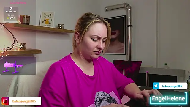 Snapshot of EngelHelene chatting on March 21, 2026, 4:33 pm EngelHelene online show from March 21, 2026, 4:33 pm