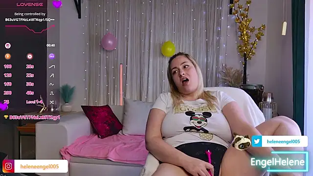 Snapshot of EngelHelene chatting on March 15, 2026, 9:27 am EngelHelene online show from March 15, 2026, 9:27 am