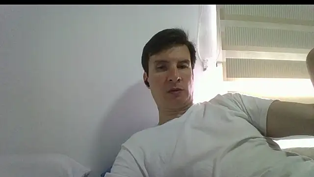 carliesexyman online show from October 30, 2025, 2:25 pm