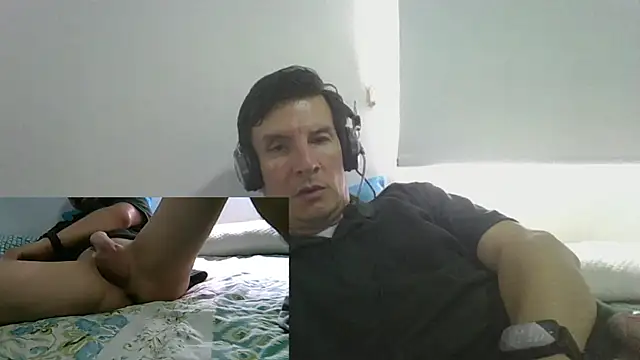 carliesexyman online show from November 30, 2025, 8:31 pm