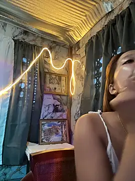 Snapshot of _bitesizedbabe chatting on March 10, 2026, 9:46 am bitesizedbabe online show from March 10, 2026, 9:46 am