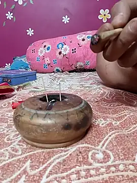 Snapshot of Laal_Parilove chatting on November 1, 2025, 8:25 pm Laal Parilove online show from November 1, 2025, 8:25 pm