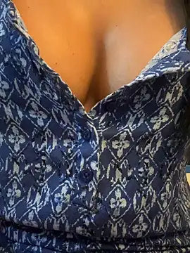 SexyBombs-01 online show from October 28, 2025, 7:24 pm