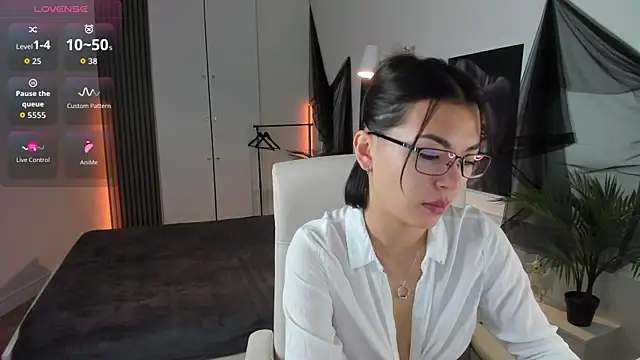 Snapshot of AsianAlis chatting on November 29, 2025, 7:41 am AsianAlis online show from November 29, 2025, 7:41 am