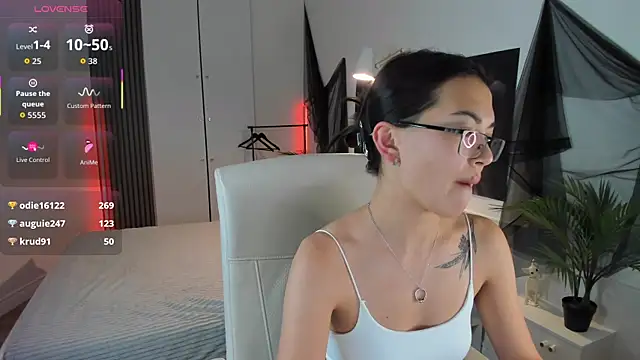 Snapshot of AsianAlis chatting on November 18, 2025, 7:50 pm AsianAlis online show from November 18, 2025, 7:50 pm