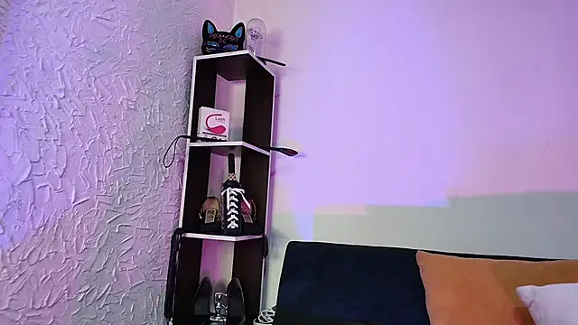 Natasha Amber online show from November 15, 2025, 1:15 pm