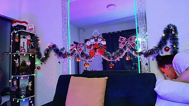 Natasha Amber online show from December 17, 2025, 2:22 pm