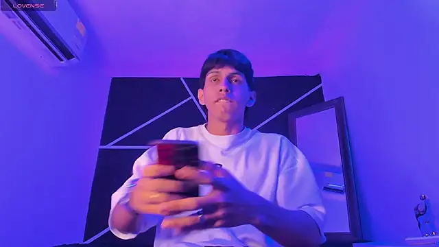 LIAM STONNE  online show from October 31, 2025, 8:16 pm