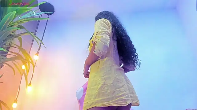 Snapshot of Marilyn_Blakee chatting on December 18, 2025, 1:11 am Marilyn Blakee online show from December 18, 2025, 1:11 am