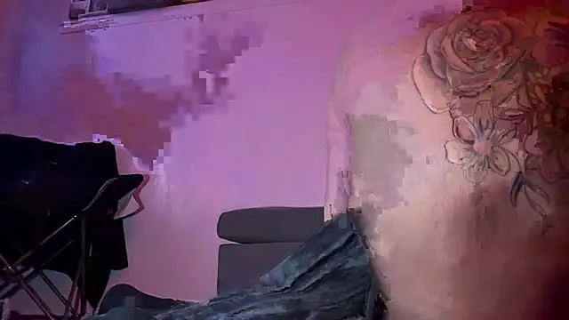 Snapshot of Thickumssss chatting on November 2, 2025, 3:55 am Thickumssss online show from November 2, 2025, 3:55 am