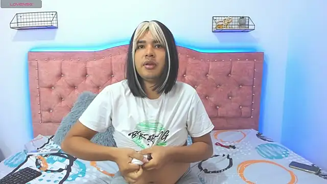 nati pluss  online show from October 28, 2025, 3:51 am