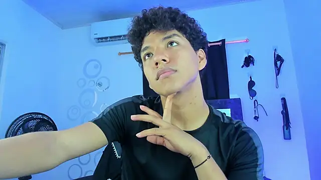 Maximiliano Khalil online show from December 2, 2025, 7:15 pm