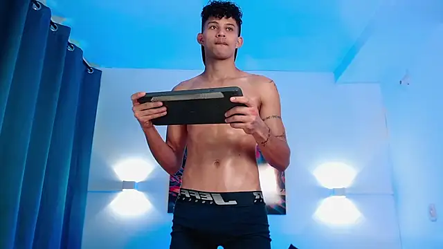 KamiSuarez online show from January 15, 2026, 7:39 pm