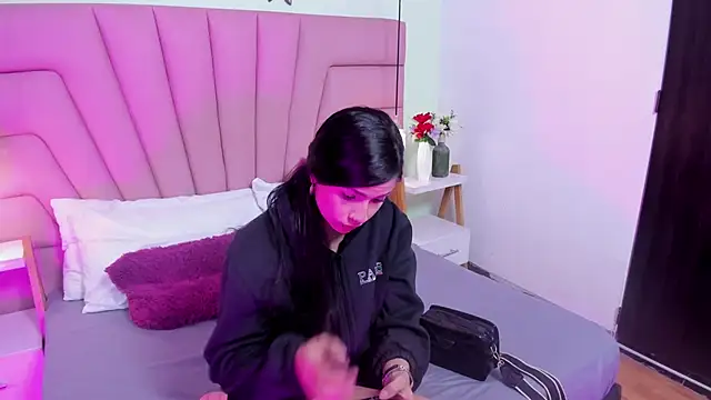 Kim Luna1 online show from February 14, 2026, 3:12 pm