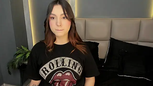 Snapshot of DakotaRussell_ chatting on December 14, 2025, 12:33 pm DakotaRussell online show from December 14, 2025, 12:33 pm