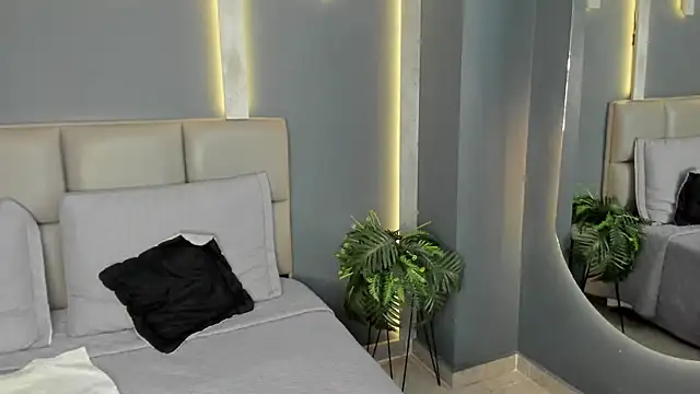 Snapshot of DakotaRussell_ chatting on November 16, 2025, 10:02 pm DakotaRussell online show from November 16, 2025, 10:02 pm