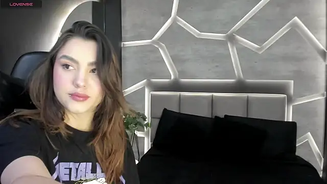 Snapshot of DakotaRussell_ chatting on January 6, 2026, 11:14 am DakotaRussell online show from January 6, 2026, 11:14 am