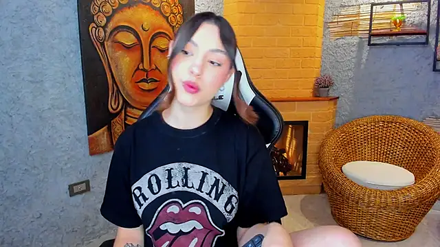 Snapshot of DakotaRussell_ chatting on October 28, 2025, 11:09 am DakotaRussell  online show from October 28, 2025, 11:09 am