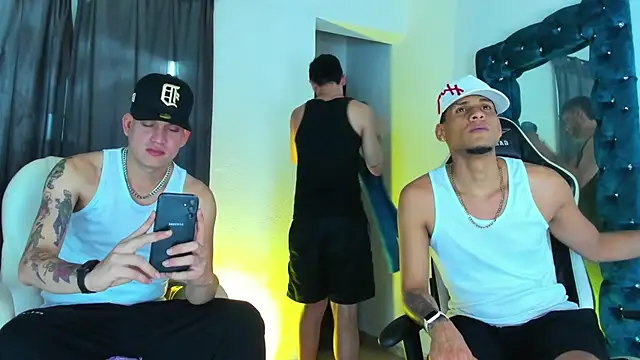 Yourtemptation555 online show from October 31, 2025, 11:55 pm