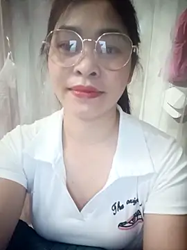 Bamboo-niee123 online show from February 15, 2026, 4:06 pm