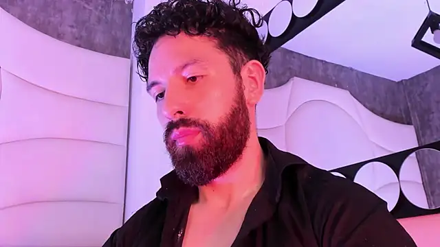 jackfoden01 online show from December 17, 2025, 1:16 pm