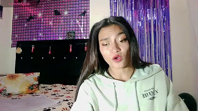Snapshot of beautybeasstt chatting on May 29, 2026, 8:26 pm beautybeasstt online show from May 29, 2026, 8:26 pm