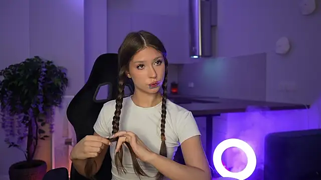 Snapshot of Cleose chatting on January 13, 2026, 7:12 am Cleose online show from January 13, 2026, 7:12 am