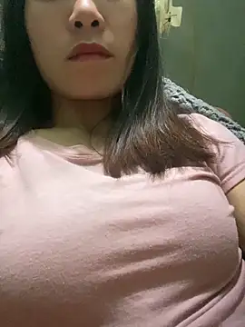 Snapshot of Elysia-007 chatting on December 18, 2025, 2:21 pm Elysia-007 online show from December 18, 2025, 2:21 pm