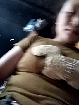 yoyo-mi online show from June 6, 2026, 3:23 am