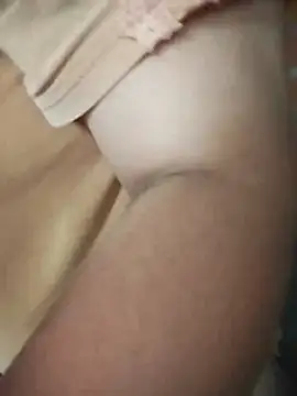 -Hazel-123 online show from October 30, 2025, 2:10 am