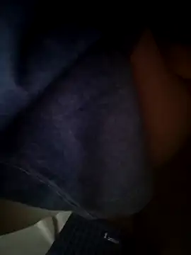 -Hazel-123 online show from November 28, 2025, 2:34 am