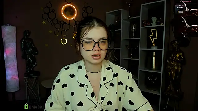 isabel wave online show from April 15, 2026, 7:58 pm