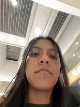 angelaalovee online show from October 29, 2025, 6:51 pm