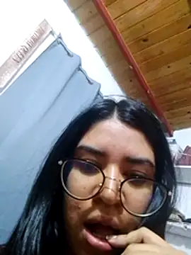 Snapshot of AlayaMore chatting on November 2, 2025, 3:22 am AlayaMore online show from November 2, 2025, 3:22 am