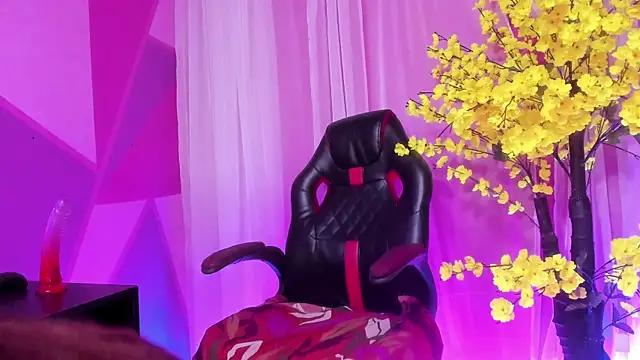 Snapshot of NovaNight_ chatting on January 8, 2026, 11:38 am NovaNight online show from January 8, 2026, 11:38 am