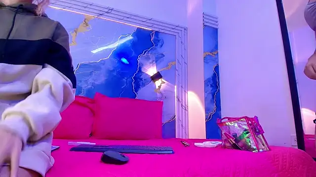 Girls from medellin online show from November 26, 2025, 3:17 am