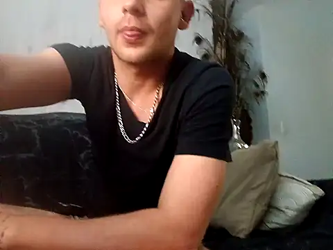 Snapshot of THOMMONSTER5299 chatting on December 5, 2025, 2:00 am THOMMONSTER5299 online show from December 5, 2025, 2:00 am