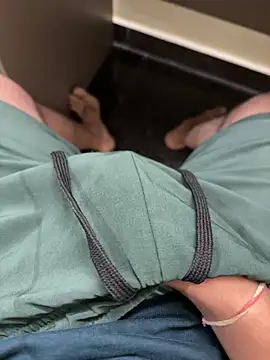 Snapshot of SentScruples chatting on November 17, 2025, 6:45 pm SentScruples online show from November 17, 2025, 6:45 pm