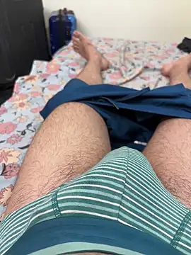 Snapshot of SentScruples chatting on November 3, 2025, 6:33 pm SentScruples online show from November 3, 2025, 6:33 pm